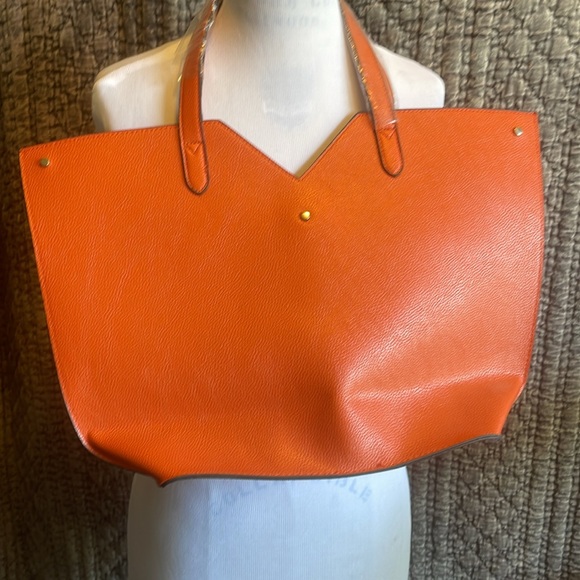 Beautiful orange bag - Picture 2 of 4
